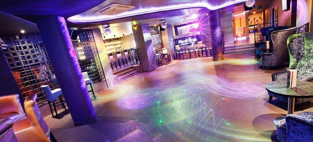 Hotel Silvia Gold Gliwice Esterno foto