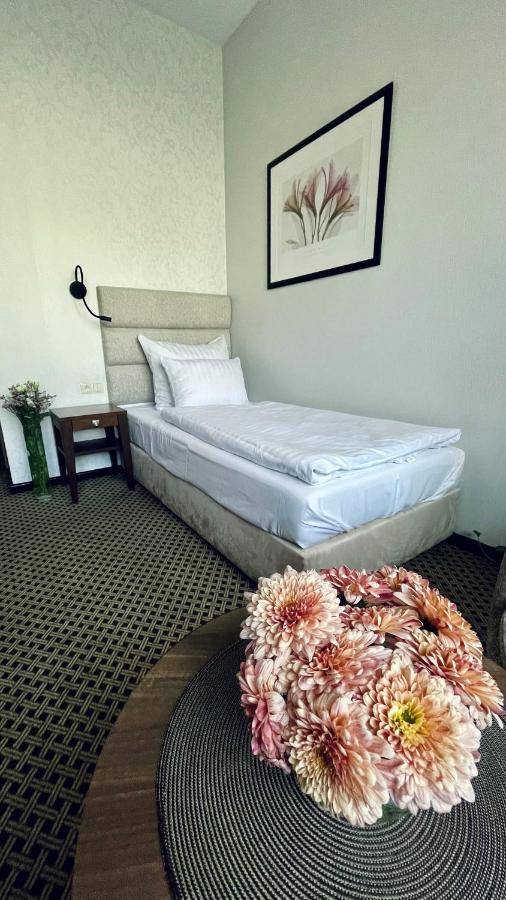 Hotel Silvia Gold Gliwice Esterno foto