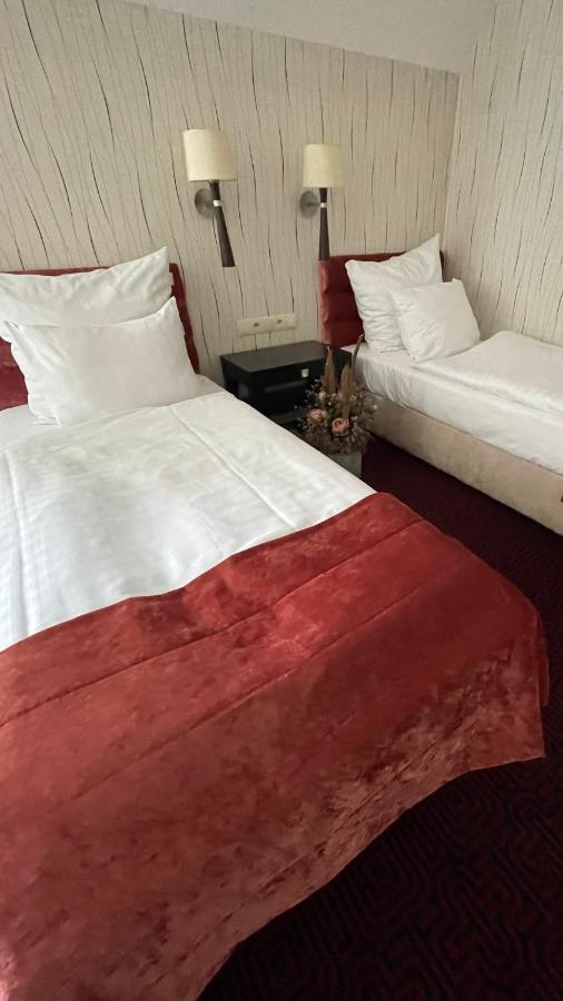 Hotel Silvia Gold Gliwice Esterno foto