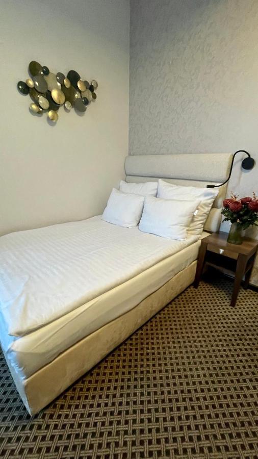 Hotel Silvia Gold Gliwice Esterno foto