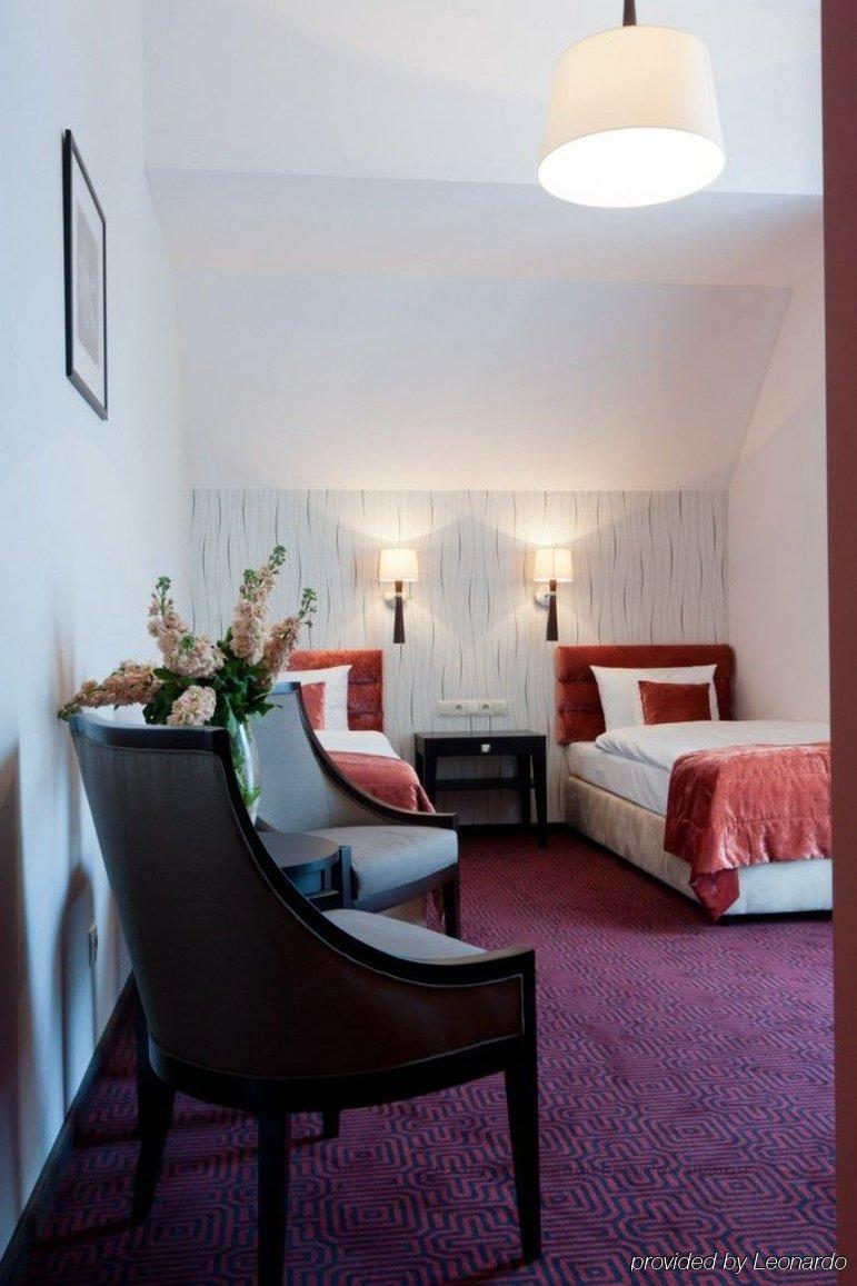 Hotel Silvia Gold Gliwice Esterno foto