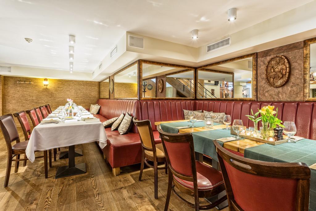 Hotel Silvia Gold Gliwice Esterno foto