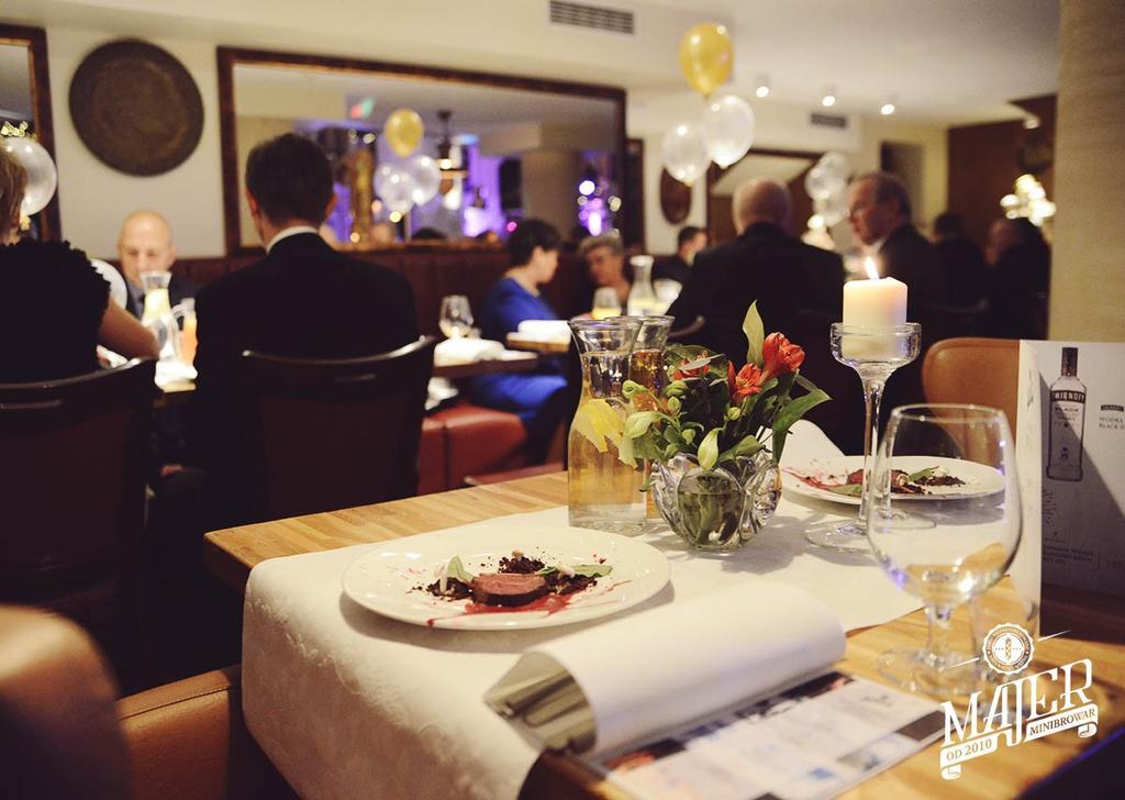 Hotel Silvia Gold Gliwice Esterno foto