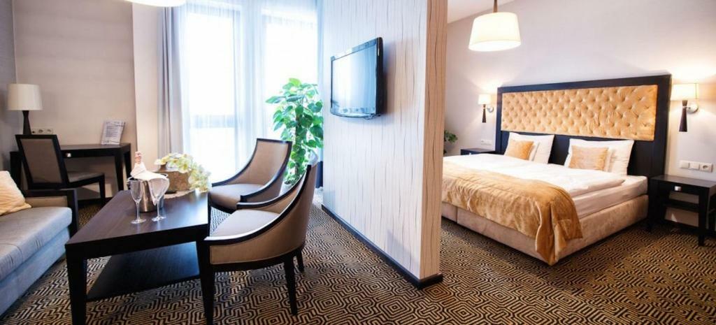 Hotel Silvia Gold Gliwice Esterno foto